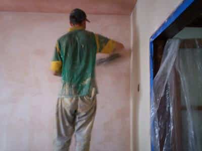 Chuẩn bị tường trước khi vẽ tranh tường: Thêm thạch cao lên tường trước khi vẽ https://tranhtuongdep.vn/